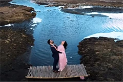 Couple Bollywood Preferred Locations In Manali